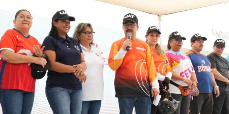 Celebra la UAT con gran éxito rodada deportiva familiar