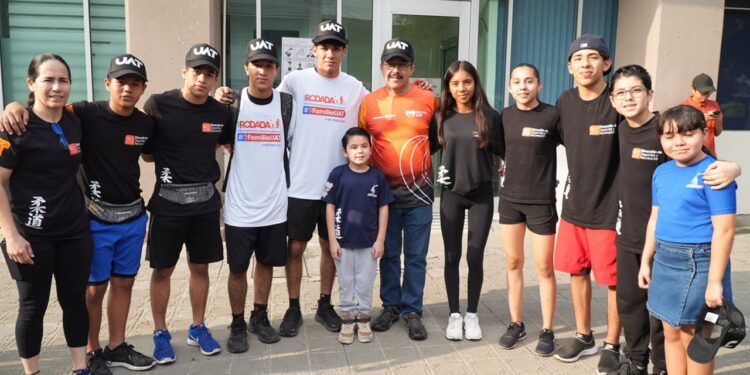 Celebra la UAT con gran éxito rodada deportiva familiar