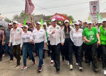 Bajo la lluvia sella alianza con Gattás, Geño y Blanca Anzaldúa la Col. Vamos Tamaulipas