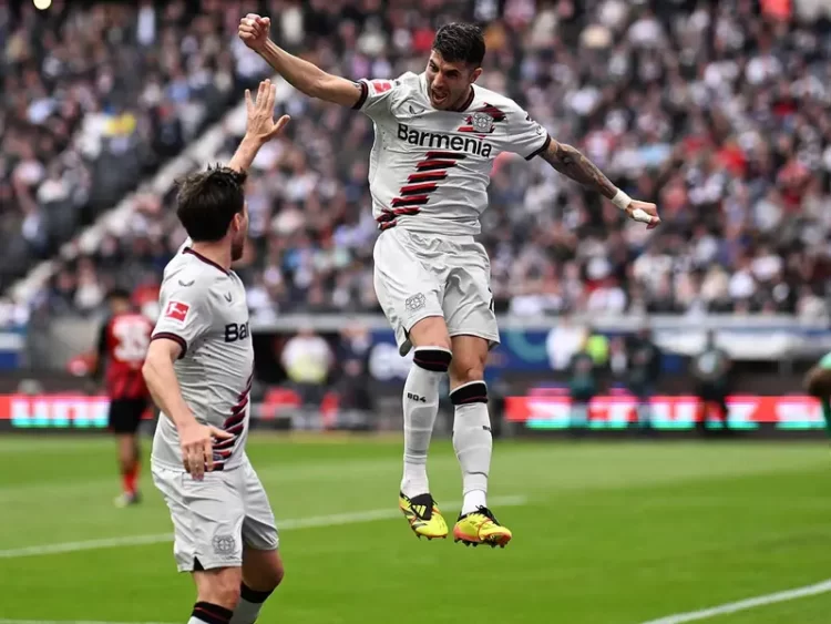 Bayer Leverkusen triunfa en Frankfurt y suma 48 partidos invicto