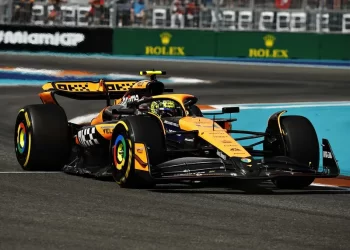 Lando Norris doma a Red Bull y gana en Miami! Checo finalizó quinto