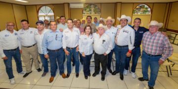 Se compromete Arturo Núñez con ganaderos de Reynosa a ser un Senador gestor