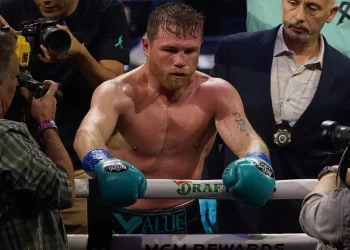 ‘Canelo’ Álvarez pone precio de 200 millones de dólares a pelear contra Benavidez