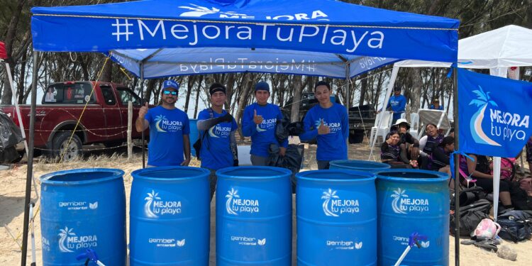 “Mejora Tu Playa” recoge dos toneladas de basura en La Pesca, Soto la Marina