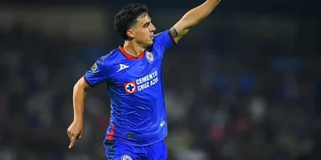 Cruz Azul triunfa 2-0 en su visita a Pumas y se acerca a Semifinales