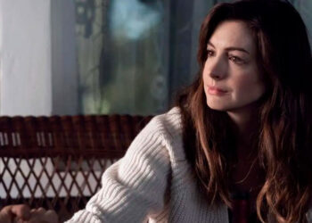 Anne Hathaway revela su sobriedad en medio de la promoción de su última comedia romántica