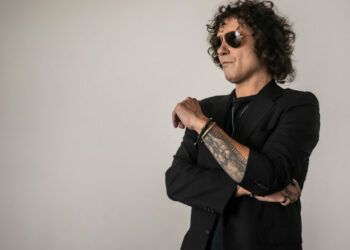 Enrique Bunbury supera el miedo y vuelve a los escenarios tras problemas respiratorios