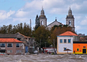 Crisis sanitaria en Brasil: inundaciones colapsan el sistema de salud