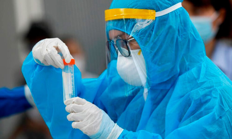 Variante ‘Flirt’ del COVID-19 se Propaga en Estados Unidos