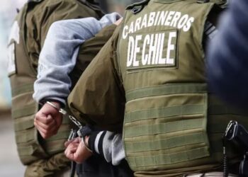 Cómo cayeron los “Pulpos Verdes”, una banda de policías chilenos que extorsionaba a comerciantes chinos