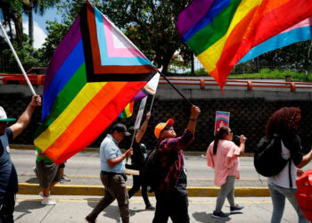 Denuncian ataques en El Salvador en Día contra la Homofobia, Transfobia y Bifobia