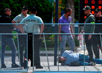 Hombre de 71 años perpetró atentado contra primer ministro eslovaco