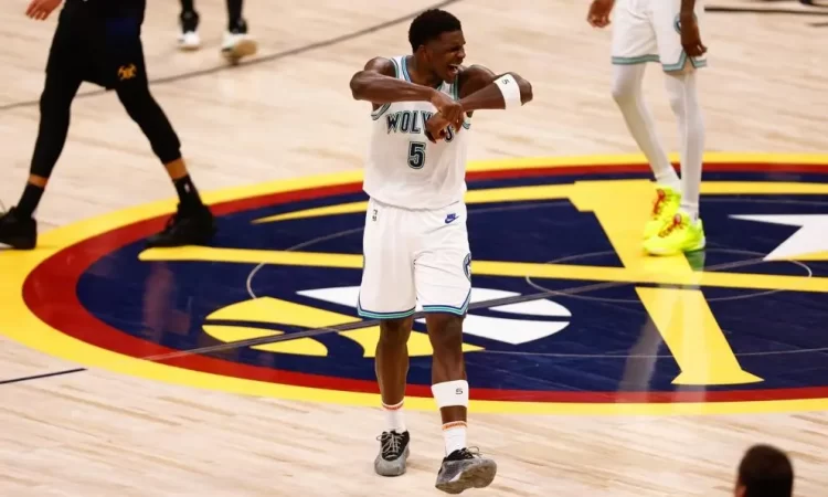 90-98. Los Wolves remontan 20 puntos y eliminan a los campeones Denver Nuggets