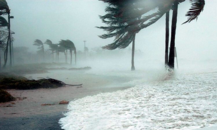 Alerta por huracanes más potentes ante el calentamiento de los océanos