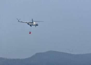 En control 90% de incendio en “Cañón del Novillo” de Victoria; regresa helicóptero a Veracruz