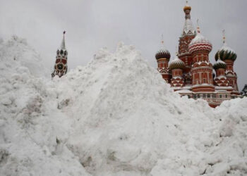 Nevada insólita en primavera cubre Moscú en vísperas del Día de la Victoria