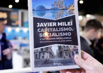 Acusan a Milei de plagio en su nuevo libro