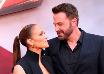 Captan a Ben Affleck sin su anillo de matrimonio