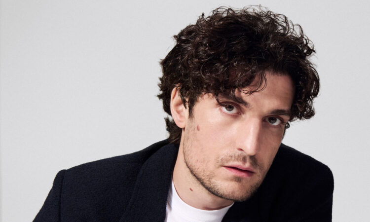 Dior nombra a Louis Garrel como su nuevo embajador de moda masculina