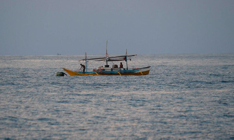 Naufragio en Sudáfrica deja once pescadores muertos; autoridades finalizan búsqueda