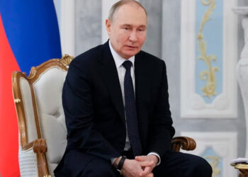 Putin pide reanudar las negociaciones de paz en Ucrania