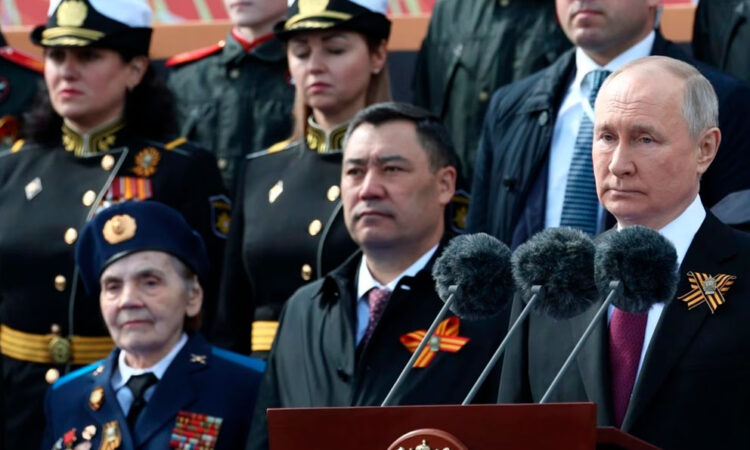 Putin acusa a Occidente de apoyar a Ucrania en conflicto militar