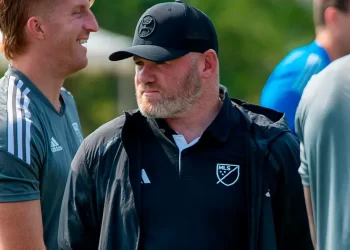 Wayne Rooney es el nuevo entrenador del Plymouth Argyle