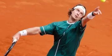 Andrey Rublev remonta ante Felix Auger-Aliassime y conquista el título en Madrid