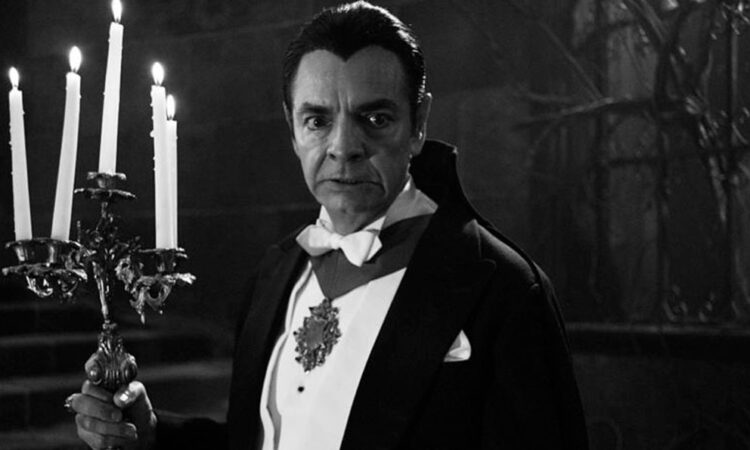 Eugenio Derbez será Drácula en ‘Y llegaron de noche’, serie de VIX