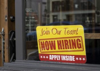 Más de un tercio de los trabajadores estadounidenses temen que la inteligencia artificial les quite el trabajo y los deje desempleados.