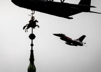 Dinamarca permite a Ucrania utilizar sus F-16 contra Rusia