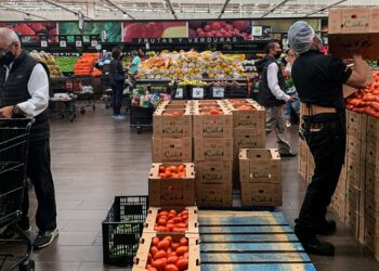 Supermercados de EE.UU. anuncian recortes en los precios de alimentos tras aumentos sostenidos