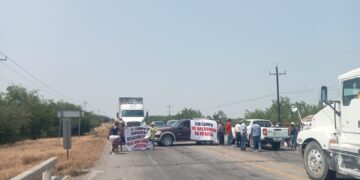 Agricultores de San Fernando cierran de nuevo carretera Victoria-Matamoros
