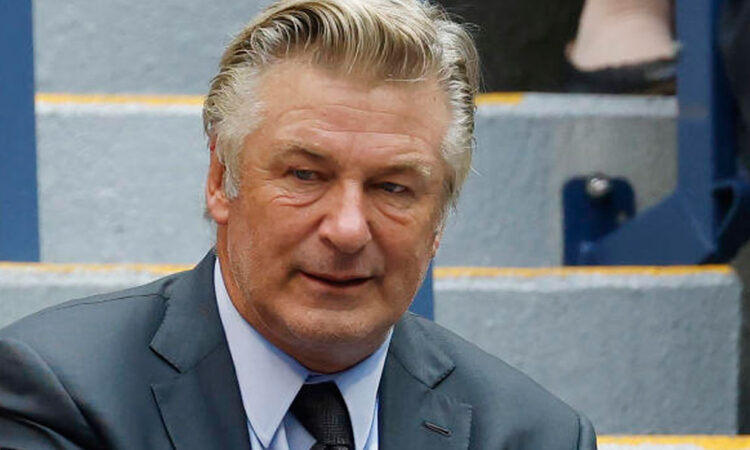 Alec Baldwin alega que el FBI destruyó el revólver de ‘Rust’ y solicita desestimar cargos