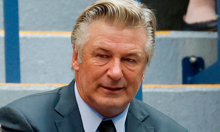 Pese a 39 años sobrio, Alec Baldwin extraña el alcohol