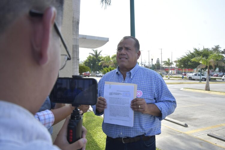 Denuncia Almaraz a funcionario de la Unidad de Inteligencia Financiera