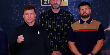 Tensión en la conferencia: Canelo y De la Hoya a punto de llegar a los golpes