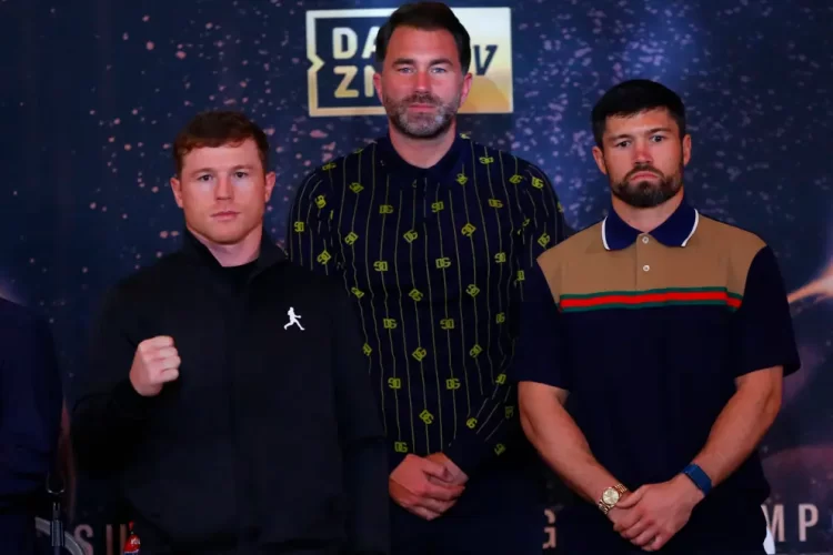 Tensión en la conferencia: Canelo y De la Hoya a punto de llegar a los golpes