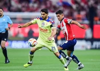 Chivas y América quedan a deber en la ida de semis
