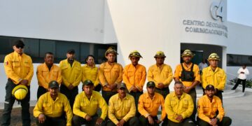 Llegan brigadistas de otros estados para combatir incendio en el Novillo