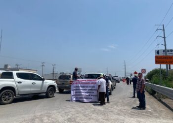 Bloquean sorgueros Puente Internacional Reynosa-Pharr