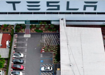 Demandan a Tesla por violaciones ambientales en planta de California