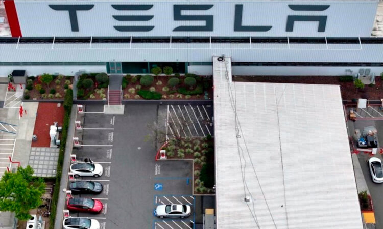 Demandan a Tesla por violaciones ambientales en planta de California
