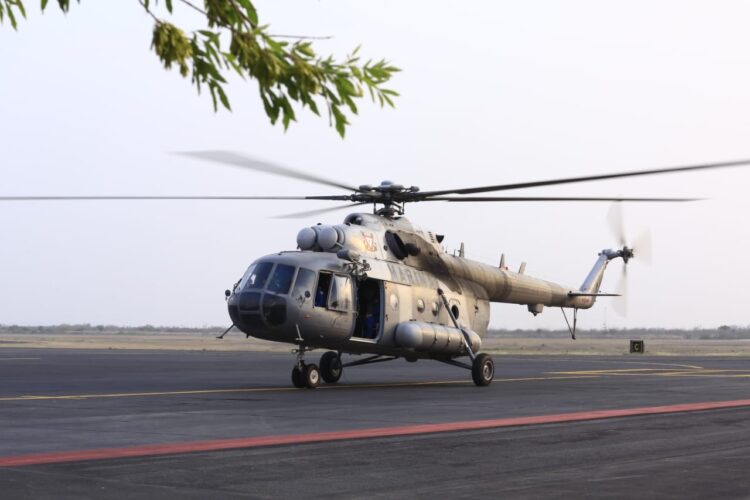 Llega helicóptero de la Marina a Cd. Victoria para combatir incendio en “Cañón del Novillo”