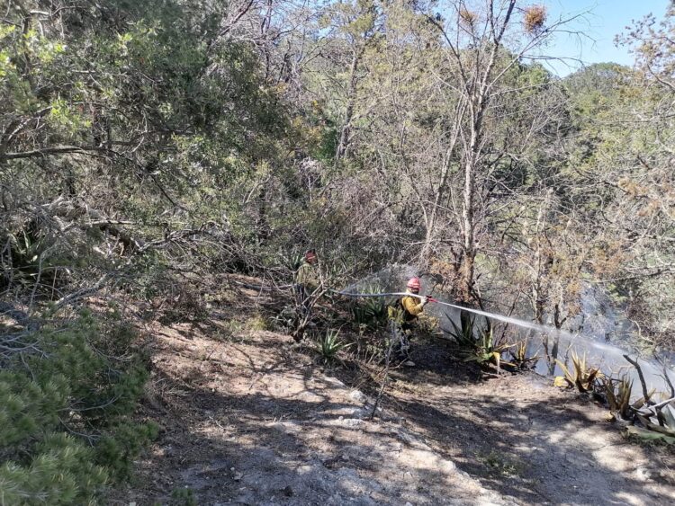 Extinguen incendio en Cañón del Novillo