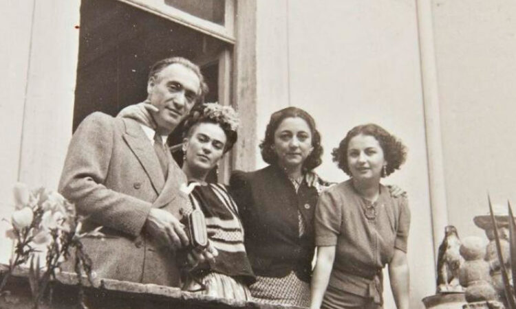 Exhiben fotos desconocidas de Frida Kahlo en Nueva York