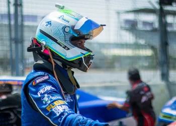 Gustavo Barrales finaliza a un paso del podio de NASCAR Challenge en Monterrey