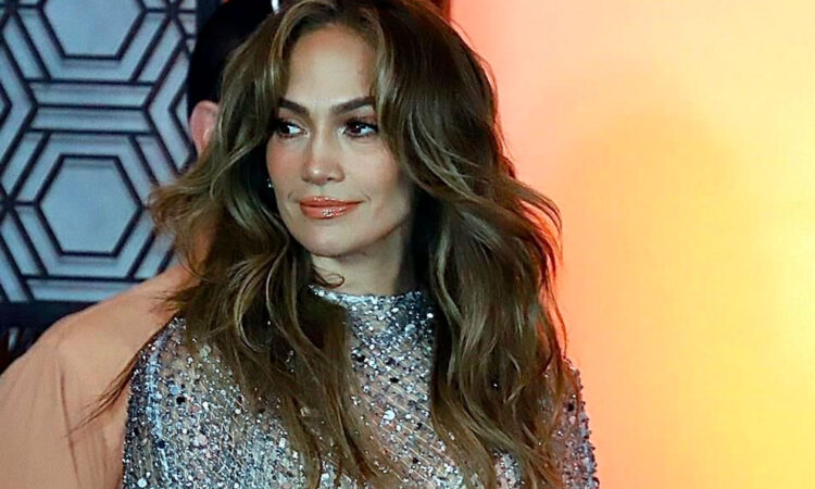 J.Lo cancela gira para estar con su familia
