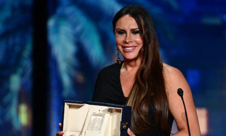 Karla Sofía Gascón, del anonimato en España a la fama en México y la gloria en Cannes