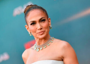 Jennifer Lopez deslumbra en el estreno de ‘Atlas’ en Los Ángeles, pero sin la compañía de Ben Affleck